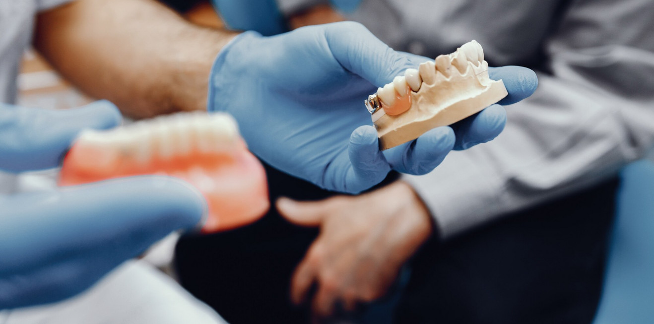 PROTEZ DİŞ TEDAVİLERİ